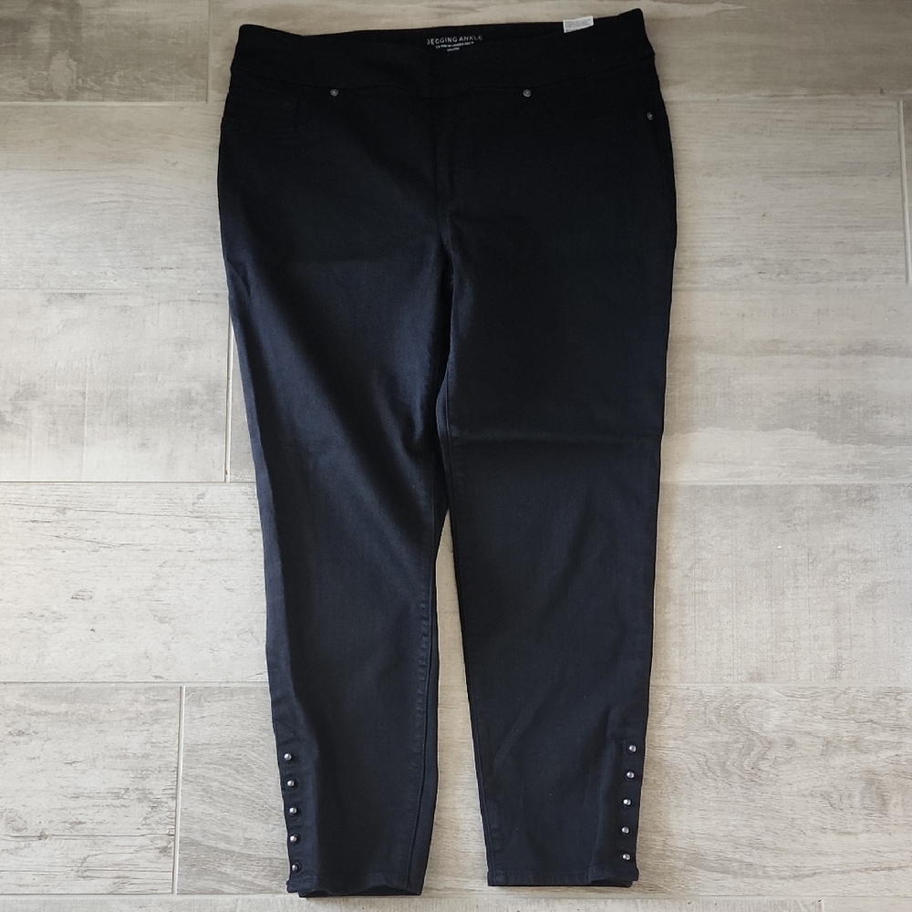 Chico's Size 1P Black Jegging Ankle Pants